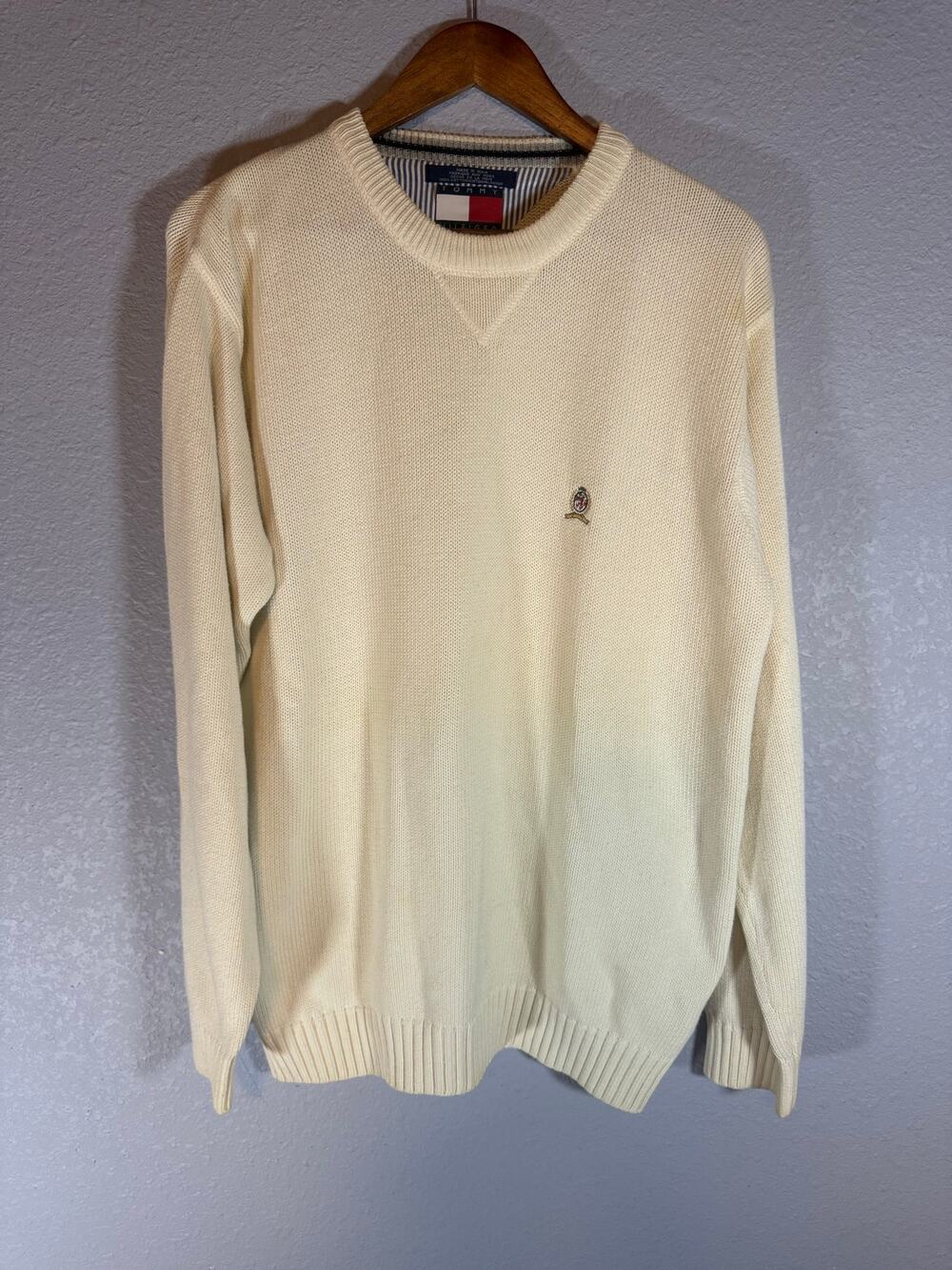 Tommy Hilfiger Mens Large Cream Cotton Crewneck Sweater Embroidered Crest